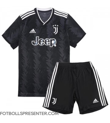 Juventus Bortatröja Barn 2022-23 Kortärmad (+ korta byxor)